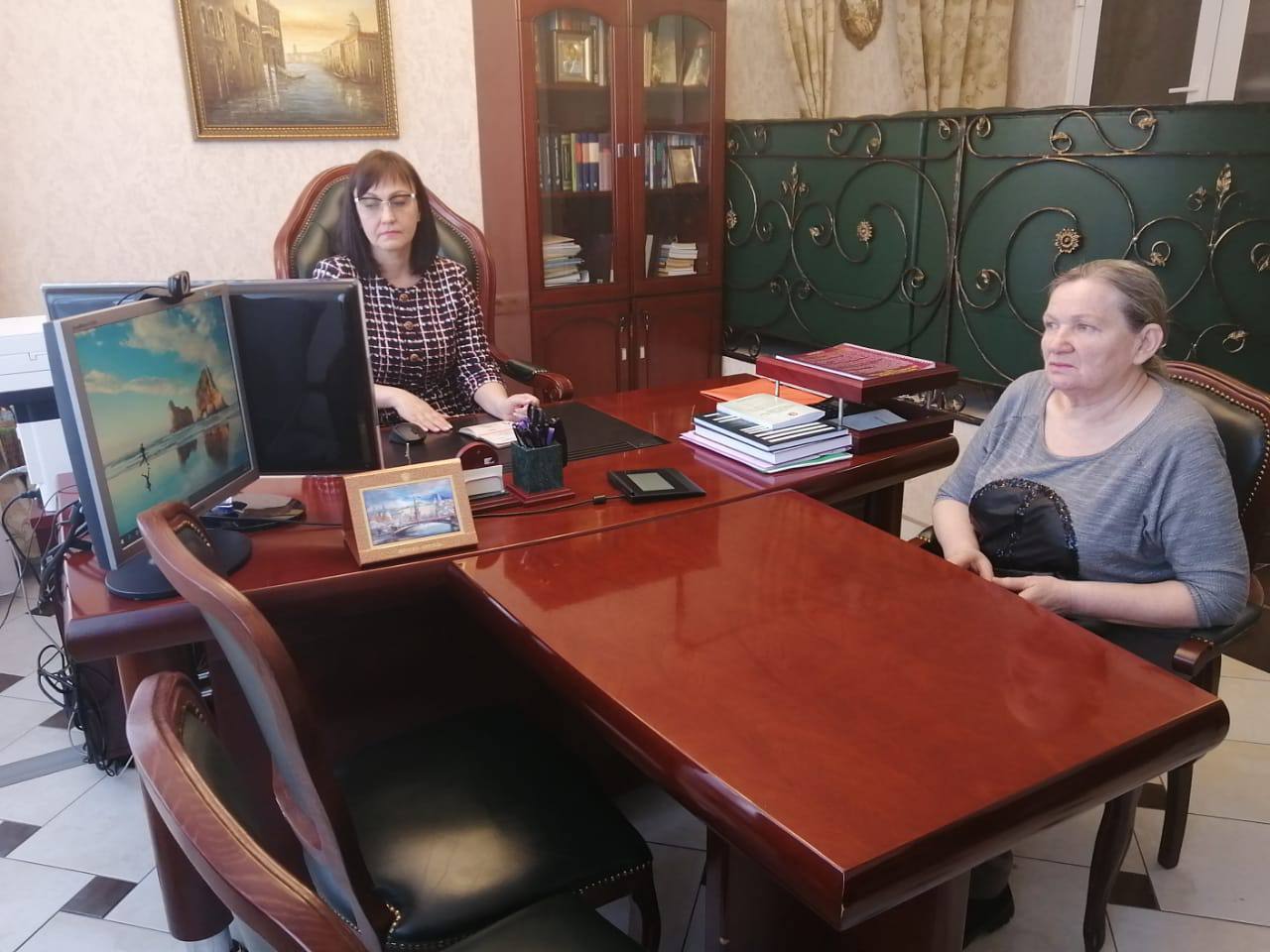 Lipeckie-notariusy-proveli-pervuju-distancionnuju-sdelku