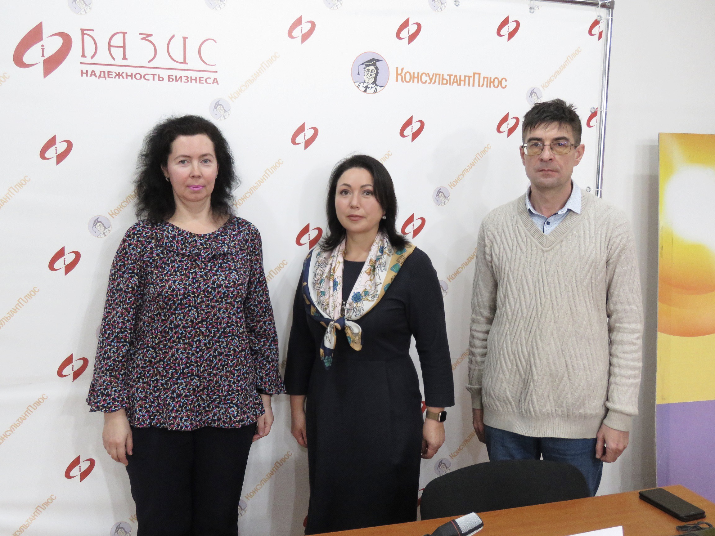 Notariusy-Primorskoj-kraevoj-notarialnoj-palaty-prinjali-uchastie-v-vebinare-Jelektronnye-tehnologii-v-notarialnoj-dejatelnosti-udobnye-cifrovye-instrumenty-dlja-grazhdan-i-biznesa