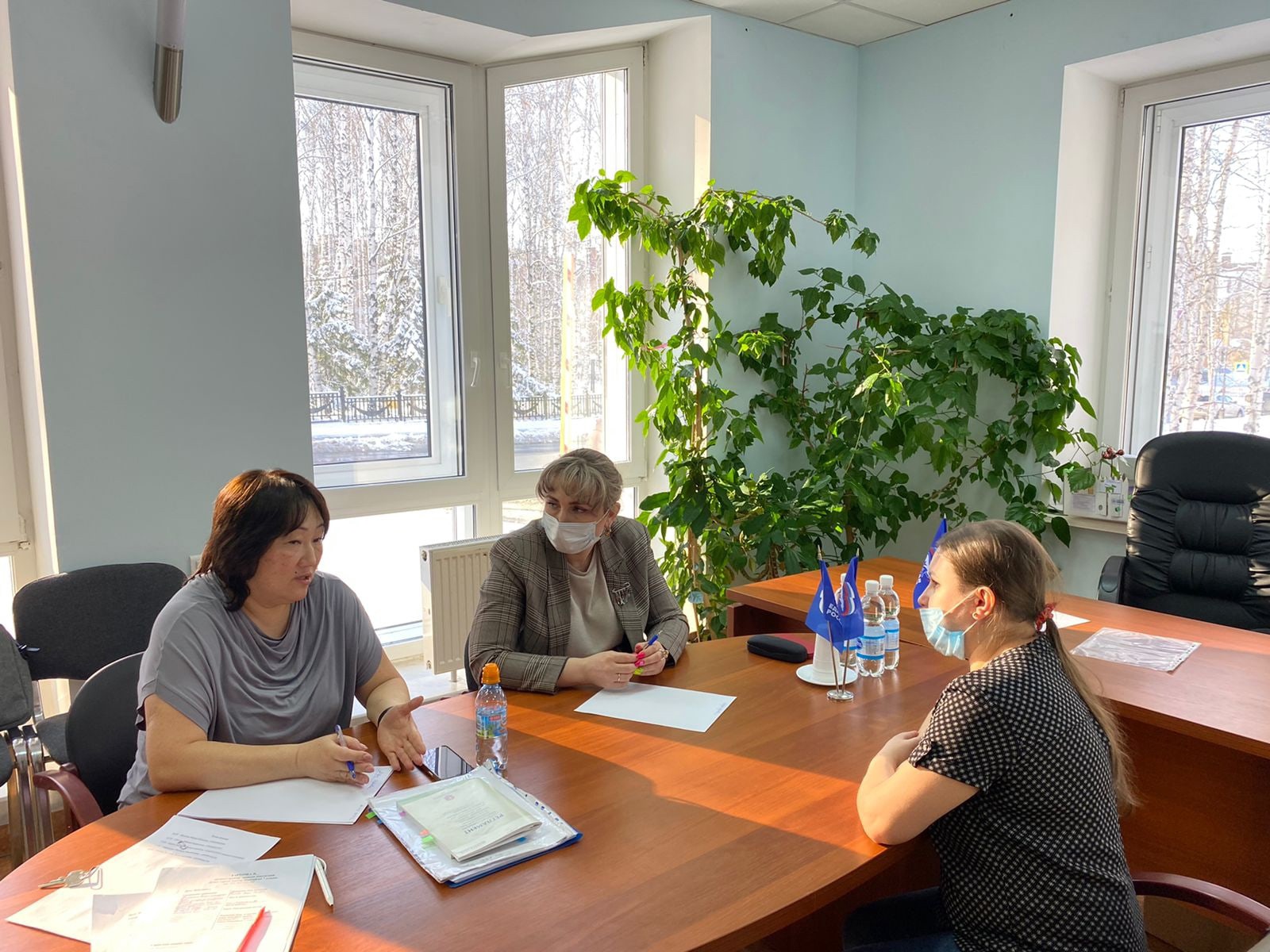 V-Hanty-Mansijske-notarius-i-deputat-gorodskoj-Dumy-vpervye-organizovali-sovmestnyj-priem-grazhdan-po-lichnym-voprosam