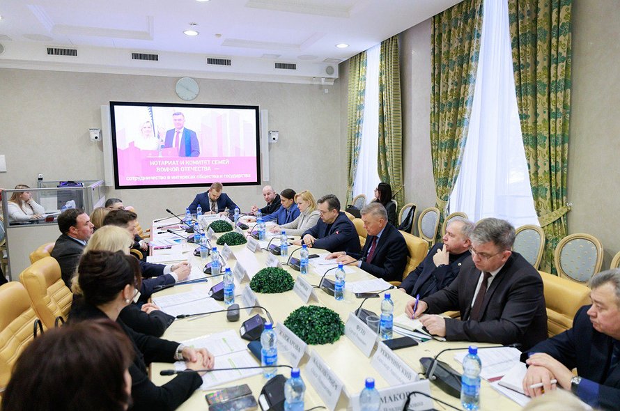 Notariusy-na-strazhe-prav-zashhitnikov-kak-rabotaet-podderzhka-uchastnikov-SVO-i-ih-semej